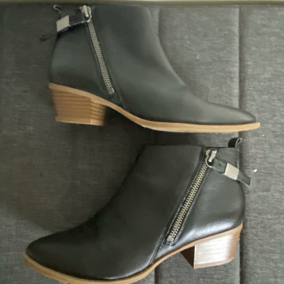 Circus by Sam Edelman Black Heidi Faux Leather Casual Office Ankle Boots-Sz-6 - Picture 3 of 13